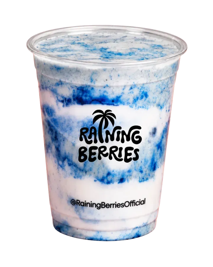 Raining Berries blue spirulina smoothie